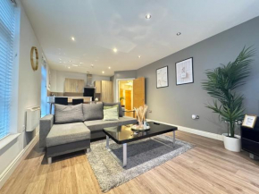 Modern TWO Bedroom Apartment Birmingham City Centre - 2 BATHROOMS - SLEEPS 6 GUESTS - FREE Underground Parking - FAST Speed Internet